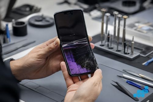 Motorola Razr foldable inner screen damage — repair needed