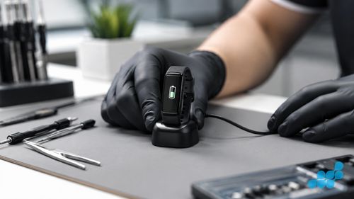 Fitbit charging correctly on its dock after a fix