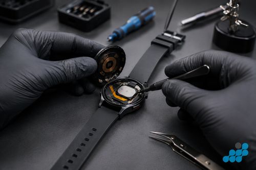 Galaxy Watch opened for battery replacement