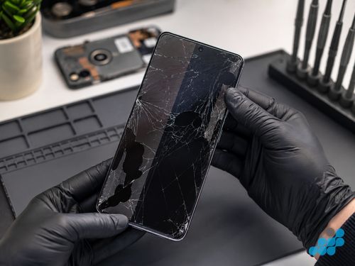 Cracked Nothing Phone (3a) OLED screen requiring replacement